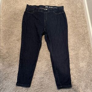 Amazon Essentials Women's Ankle Jeans — 22W